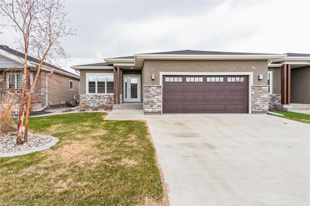 15 Berkeley Bend, Steinbach, Manitoba  R5G 2K4 - Photo 0 - 202609694