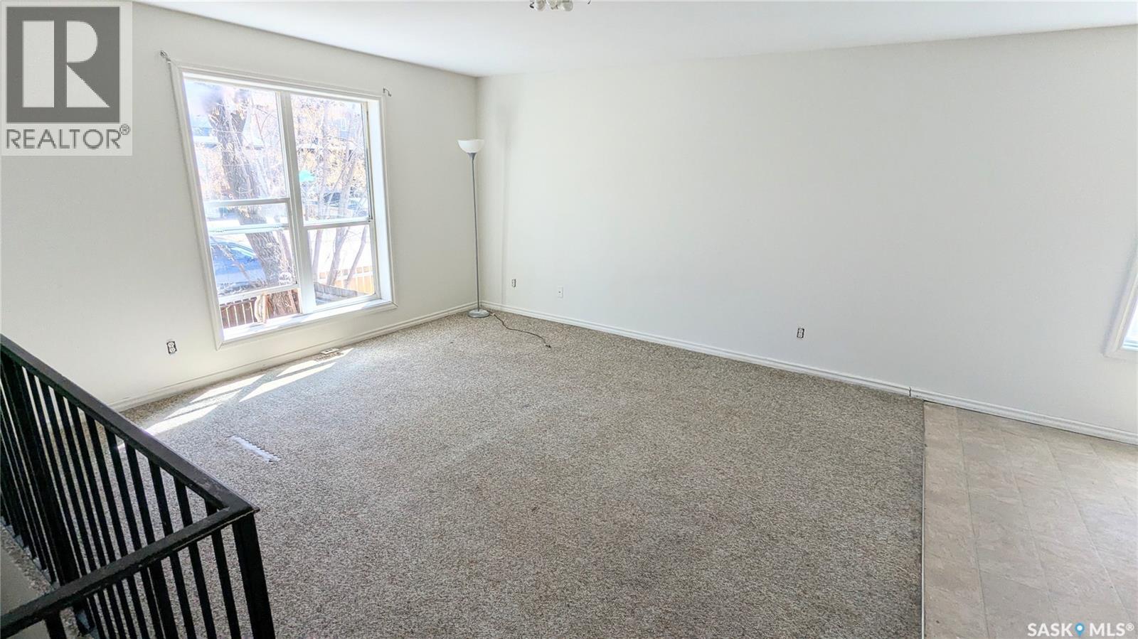 409 U Avenue S, Saskatoon, Saskatchewan  S7M 3C4 - Photo 2 - SK035027