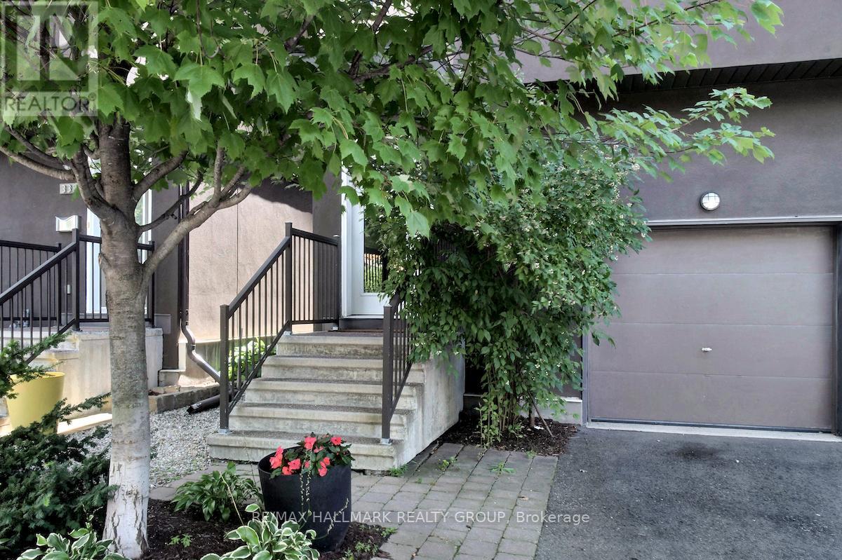 336 Boudreau Street, Ottawa, Ontario  K1L 0A7 - Photo 2 - X13094356