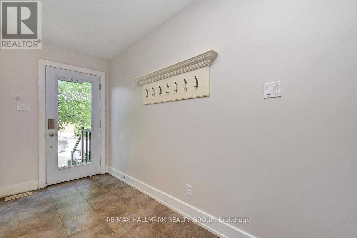 336 Boudreau Street, Ottawa, Ontario  K1L 0A7 - Photo 4 - X13094356