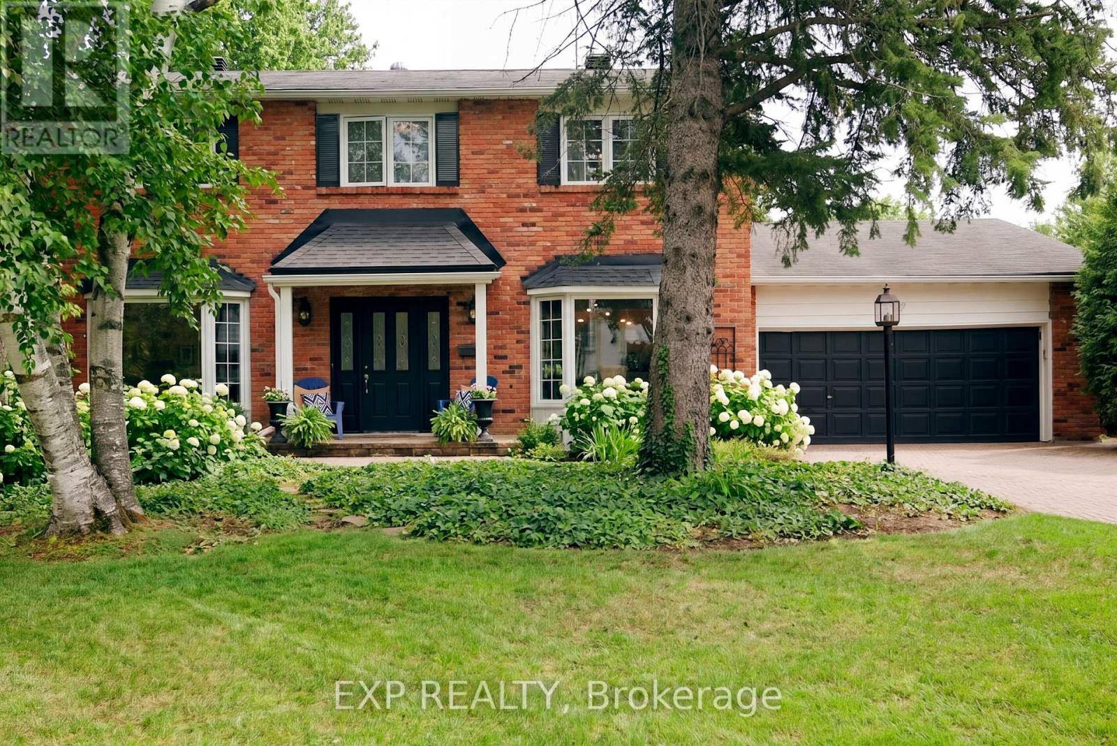 17 ERINLEA COURT, Ottawa, Ontario