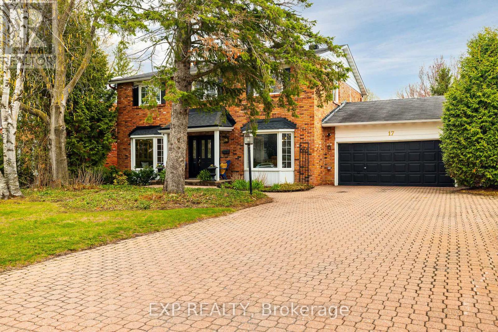 17 Erinlea Court, Ottawa, Ontario  K2E 7C8 - Photo 2 - X13094390