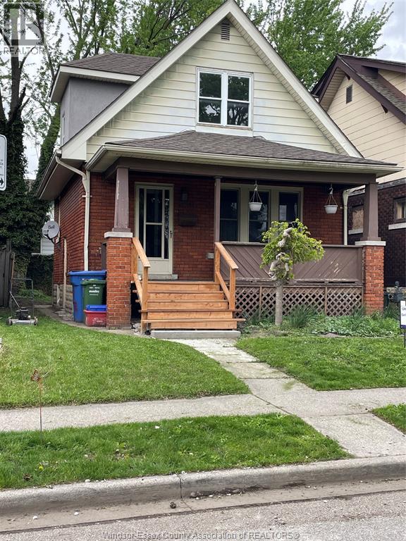 570 PINE STREET, Windsor, Ontario