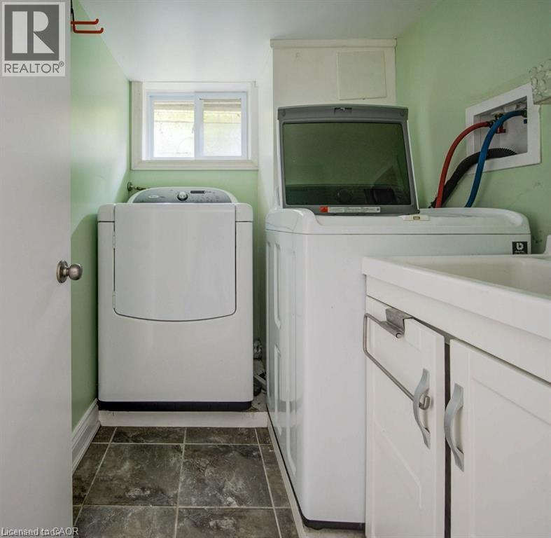 33 Sixth Avenue, Kitchener, Ontario  N2C 1P9 - Photo 16 - 40826984