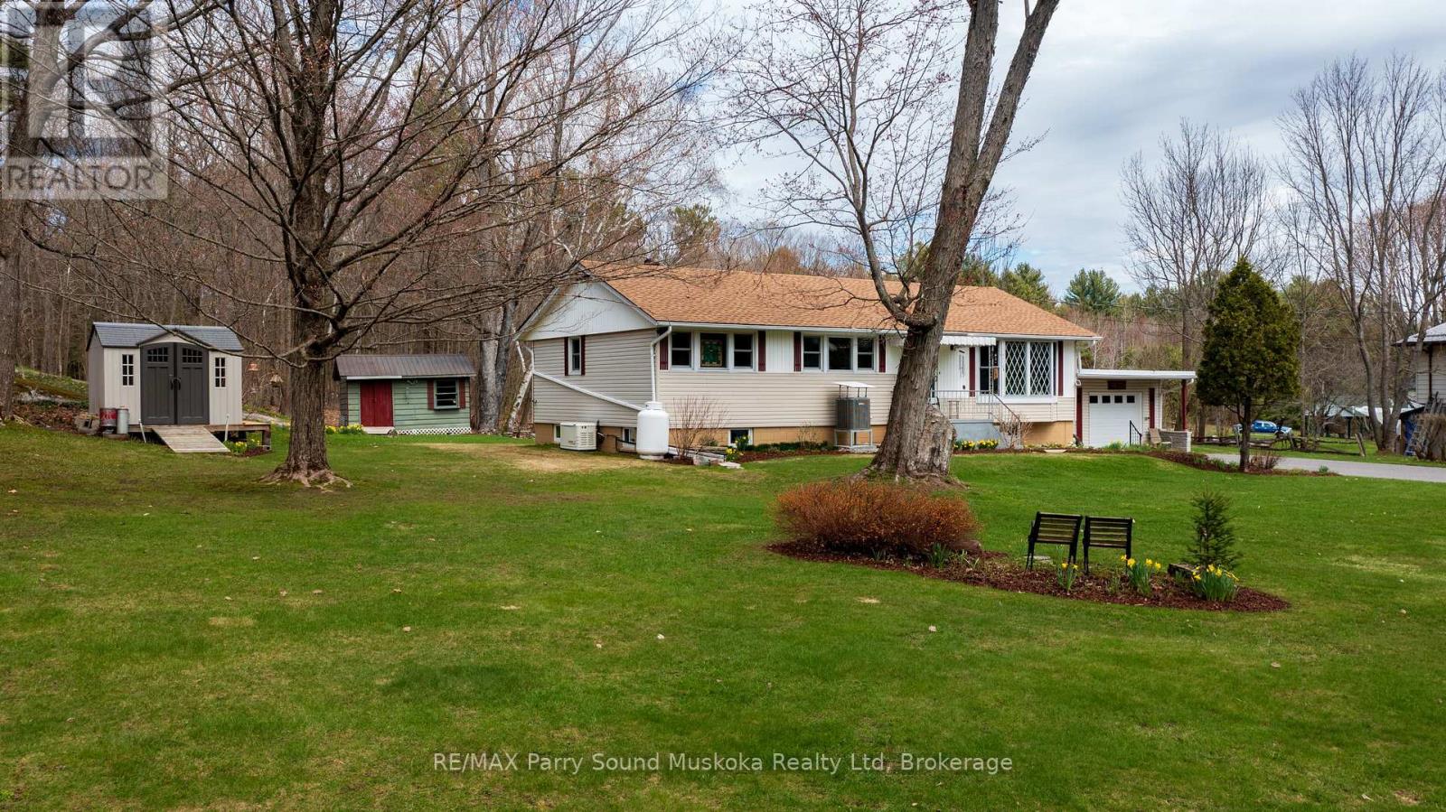 137 Hammel Avenue, Mcdougall, Ontario  P0G 1G0 - Photo 2 - X13094400