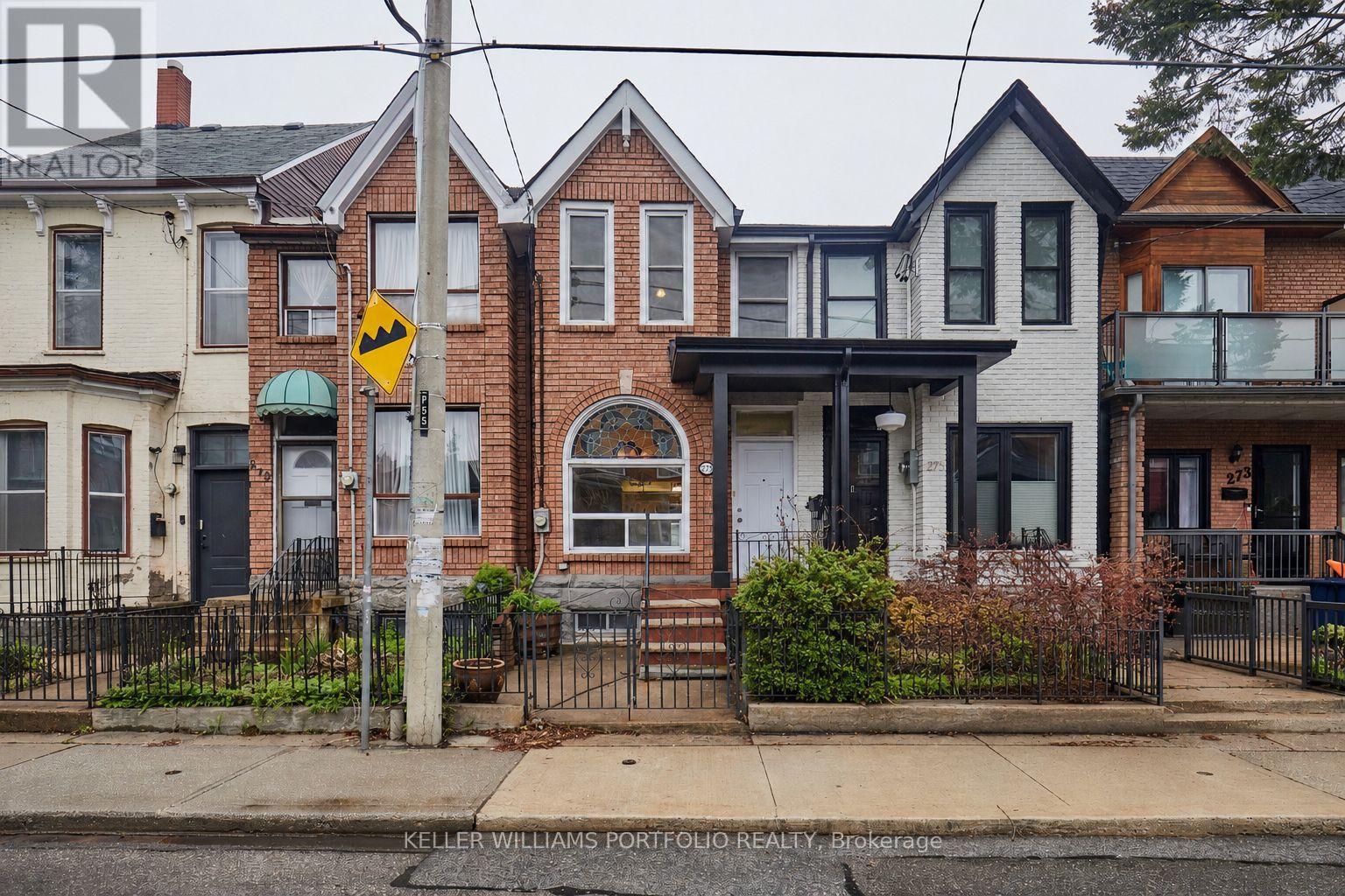 277 Manning Avenue, Toronto, Ontario  M6J 2K8 - Photo 2 - C13094352