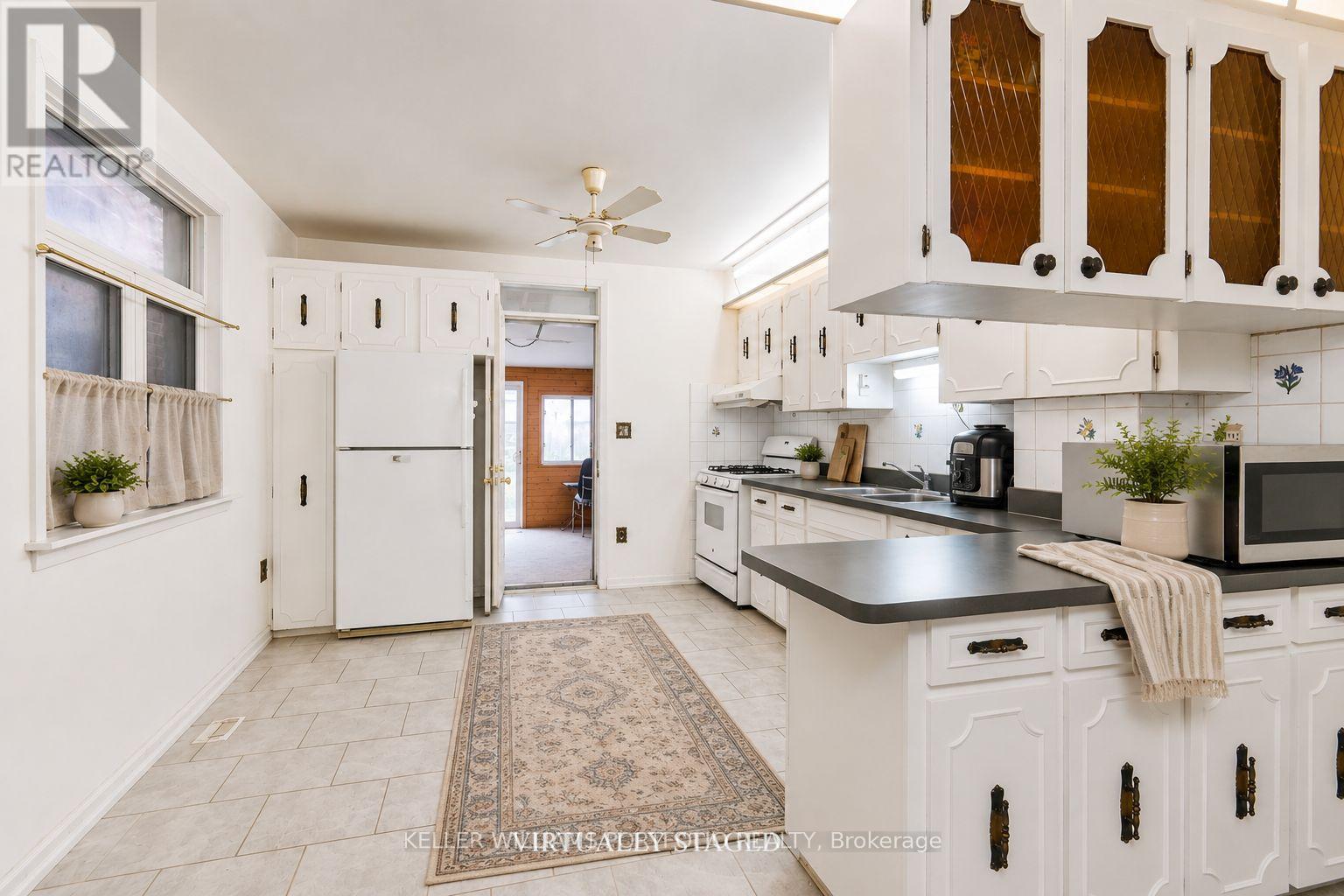 277 Manning Avenue, Toronto, Ontario  M6J 2K8 - Photo 9 - C13094352