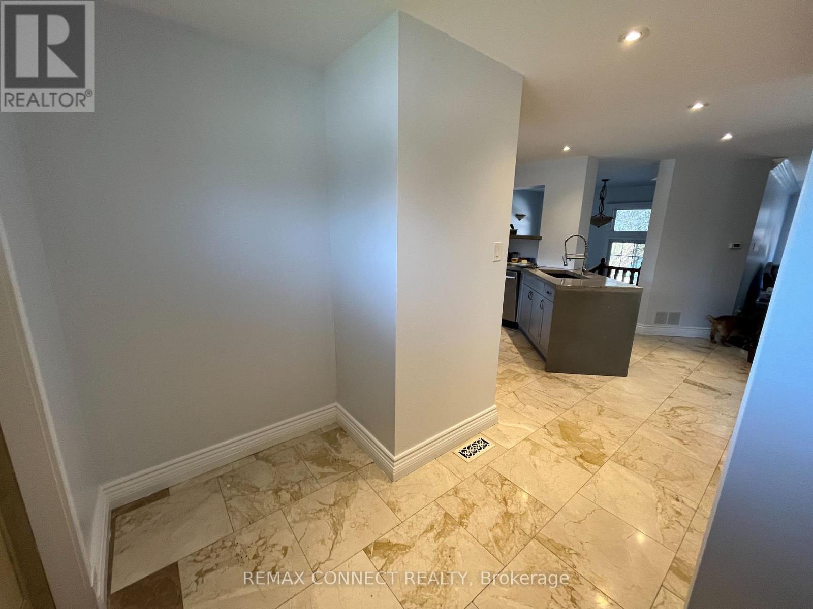 12 Brock Street, Ajax, Ontario  L1S 1T1 - Photo 5 - E13094374