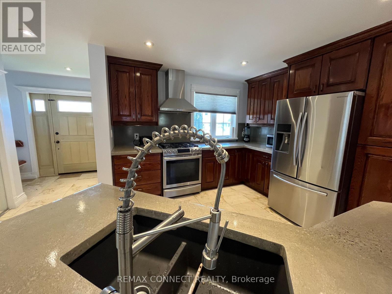 12 Brock Street, Ajax, Ontario  L1S 1T1 - Photo 9 - E13094374