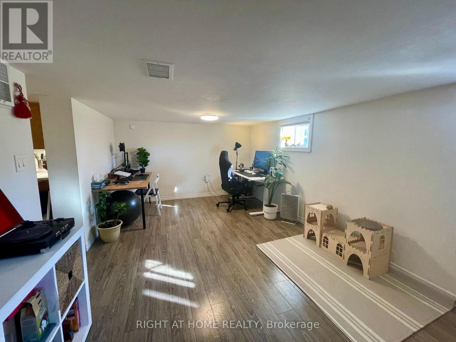 7 Bassett Avenue, Toronto, Ontario  M1L 2A2 - Photo 17 - E13094394