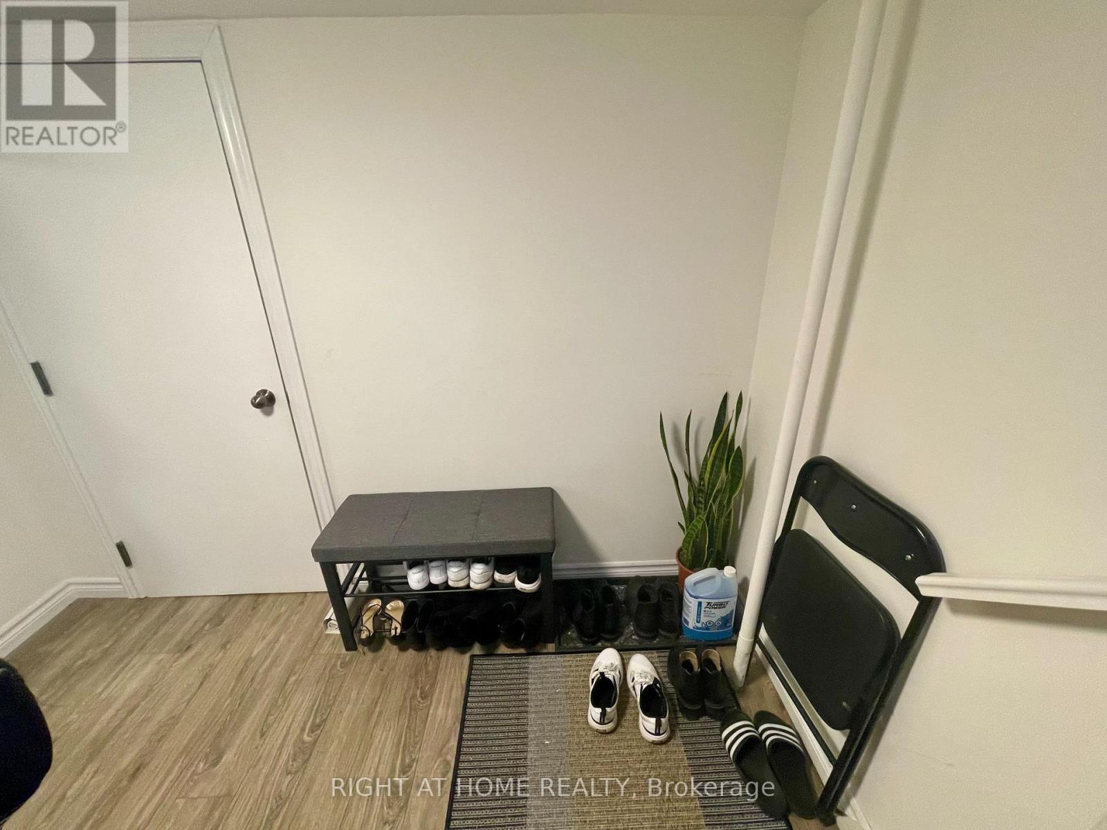 7 Bassett Avenue, Toronto, Ontario  M1L 2A2 - Photo 3 - E13094394