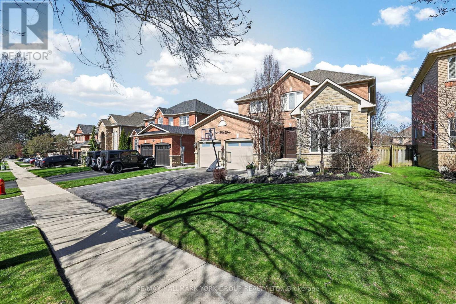 260 Willis Drive, Aurora, Ontario  L4G 7M2 - Photo 3 - N13094388