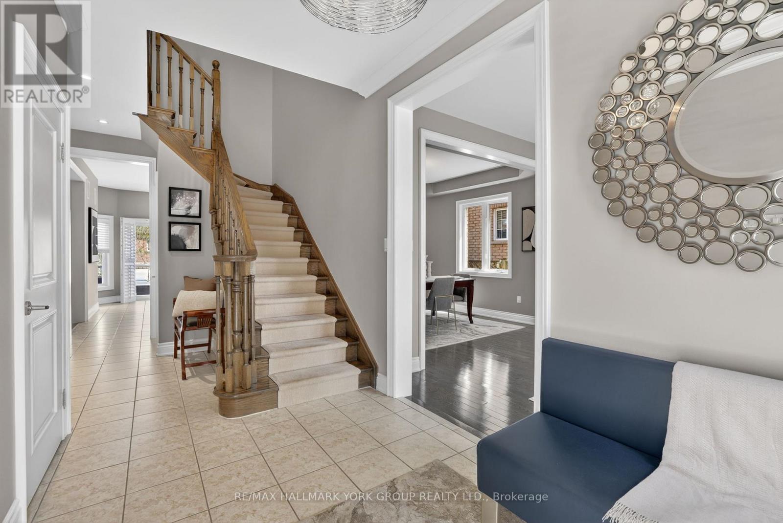 260 Willis Drive, Aurora, Ontario  L4G 7M2 - Photo 5 - N13094388