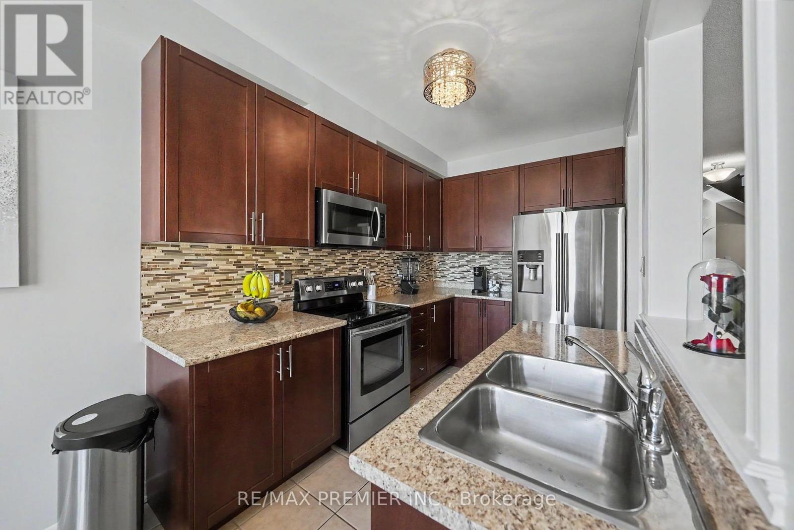 82 Chesterwood Crescent, Brampton, Ontario  L6Y 0Z5 - Photo 16 - W13093164