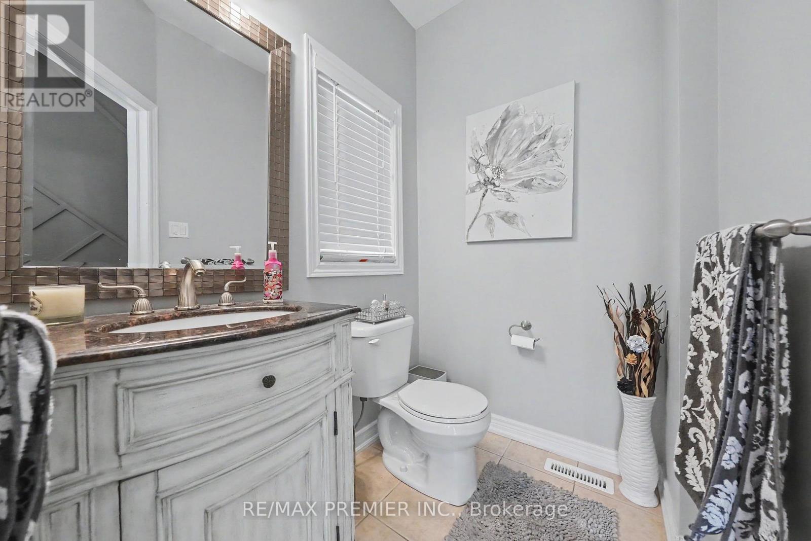 82 Chesterwood Crescent, Brampton, Ontario  L6Y 0Z5 - Photo 7 - W13093164