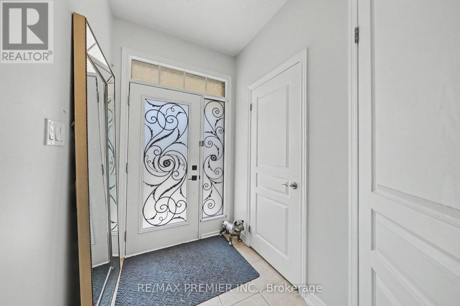 82 Chesterwood Crescent, Brampton, Ontario  L6Y 0Z5 - Photo 5 - W13093164