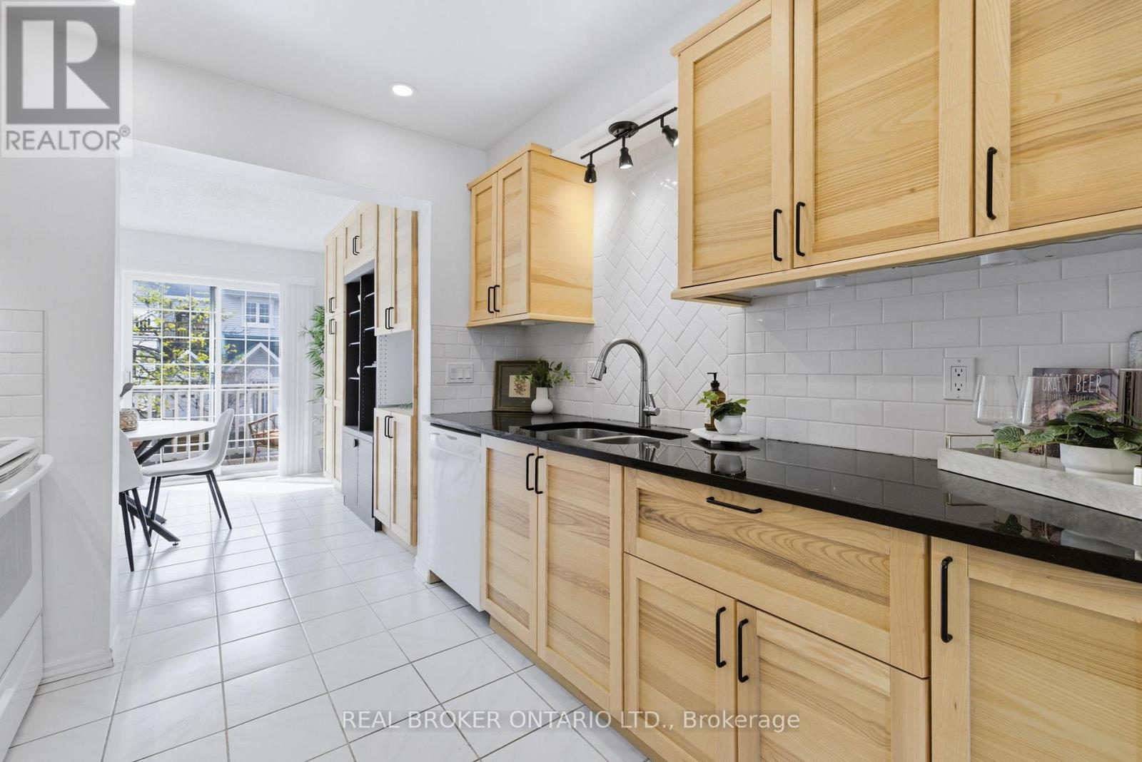 36 Castlegreen Private, Ottawa, Ontario  K1T 3N4 - Photo 10 - X13092798