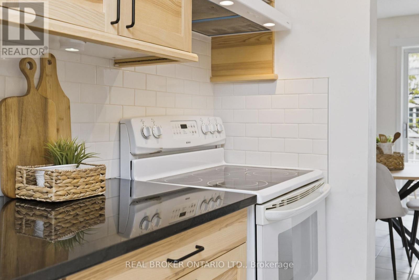 36 Castlegreen Private, Ottawa, Ontario  K1T 3N4 - Photo 8 - X13092798