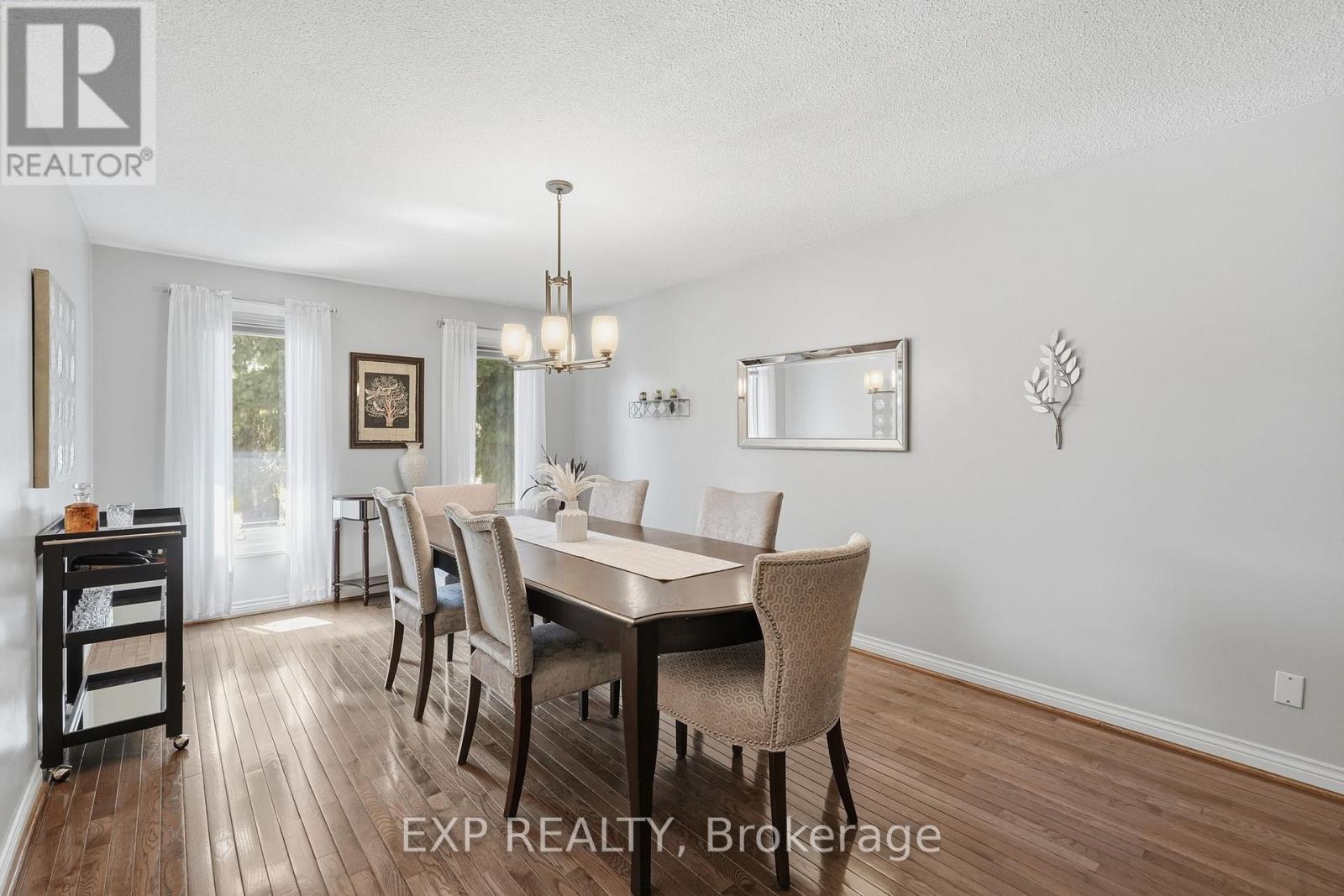 6123 Edenwood Drive, Mississauga, Ontario  L5N 2Y6 - Photo 3 - W13094378