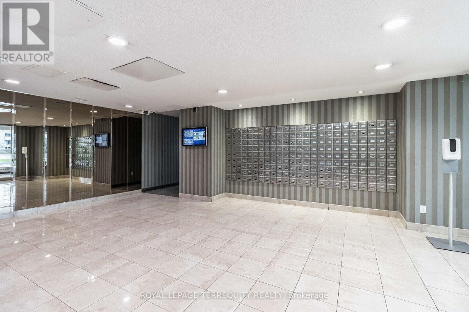 306 - 299 Mill Road, Toronto, Ontario  M9C 4V9 - Photo 2 - W13094380