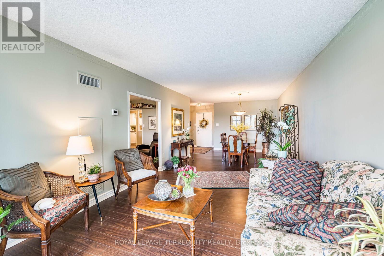 306 - 299 Mill Road, Toronto, Ontario  M9C 4V9 - Photo 8 - W13094380