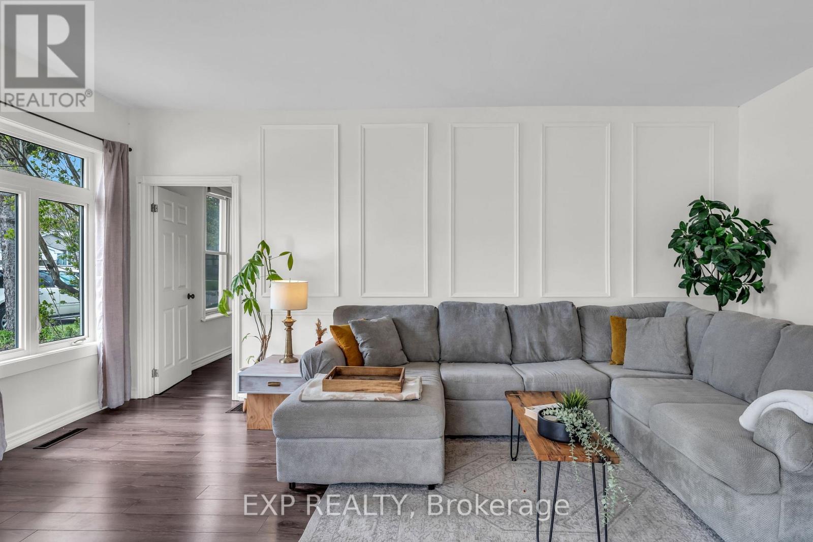 135 Poplar Avenue, Halton Hills, Ontario  L7J 2E3 - Photo 4 - W13094396