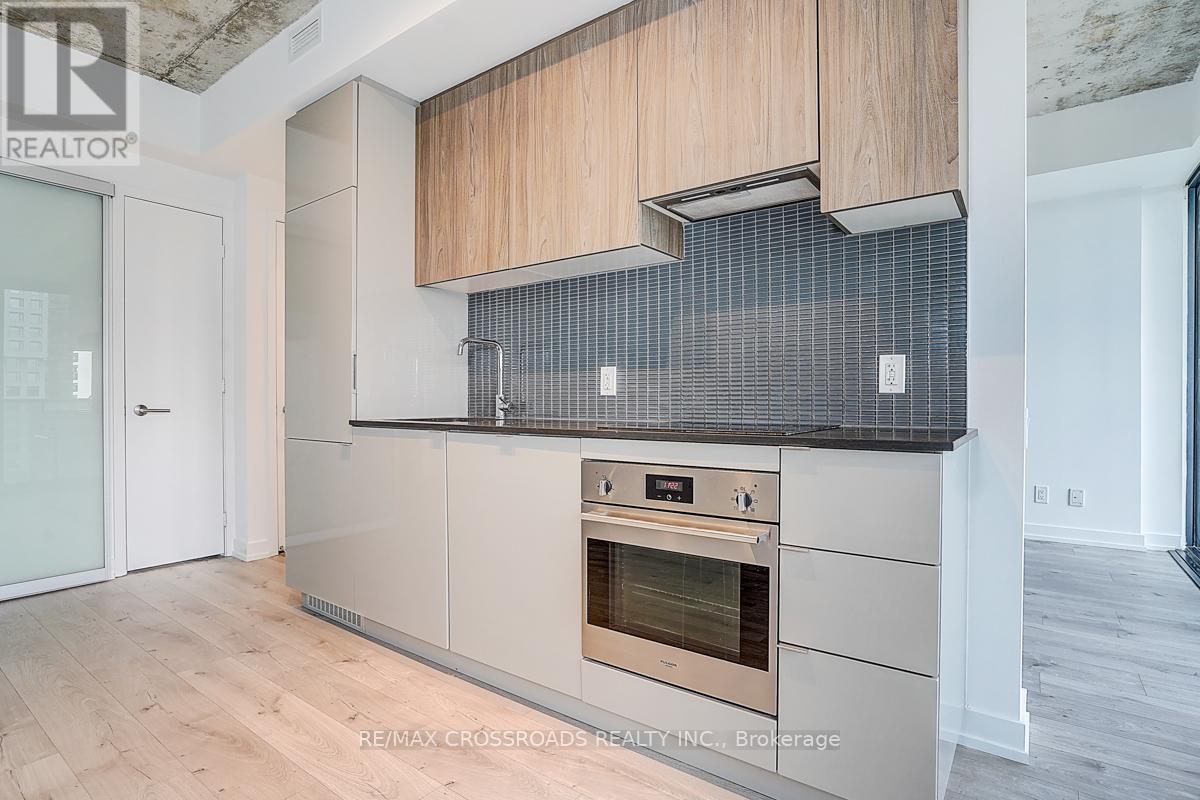 1802 - 161 Roehampton Avenue, Toronto, Ontario  M4P 0C8 - Photo 18 - C13094204