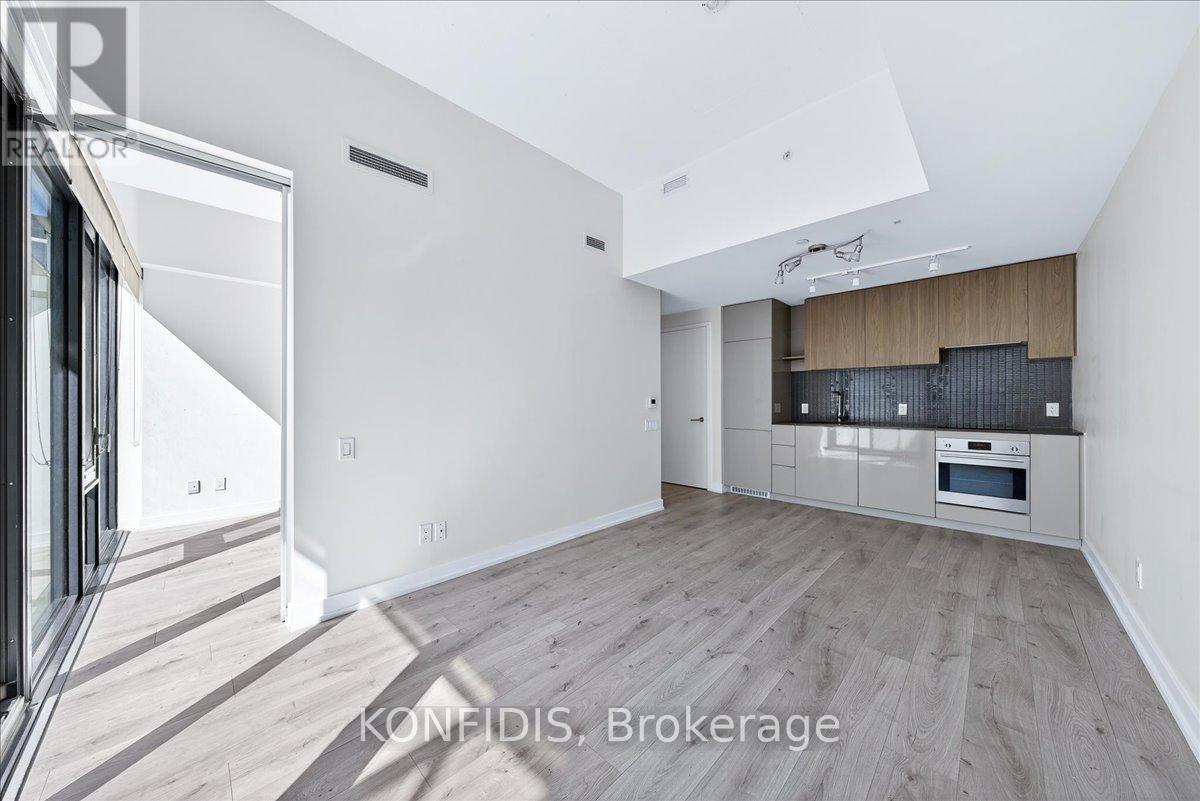 732 - 161 Roehampton Avenue, Toronto, Ontario  M4P 0C8 - Photo 3 - C13094434