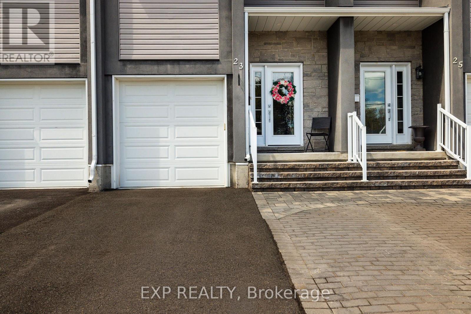 23 George Street W, Carleton Place, Ontario  K7C 2A2 - Photo 2 - X13094418