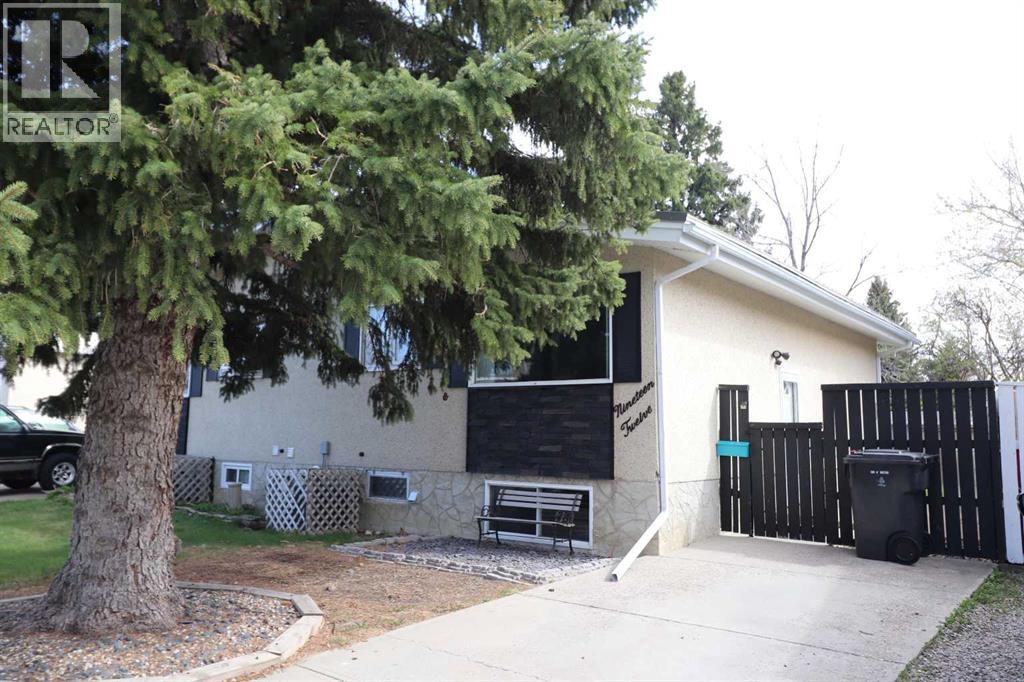 1912 21 Avenue N, Lethbridge, Alberta  T1H 4B7 - Photo 1 - A2306999