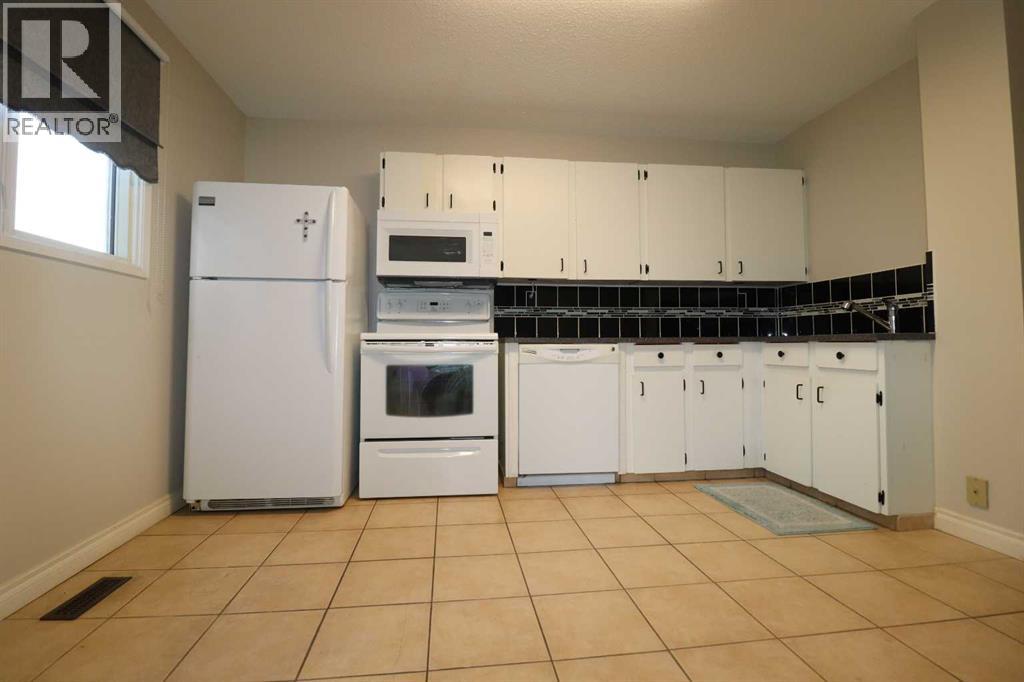 1912 21 Avenue N, Lethbridge, Alberta  T1H 4B7 - Photo 5 - A2306999