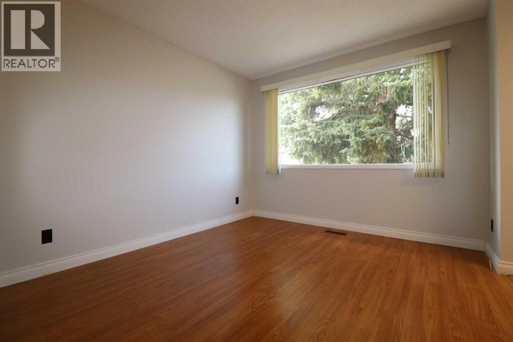 1912 21 Avenue N, Lethbridge, Alberta  T1H 4B7 - Photo 2 - A2306999