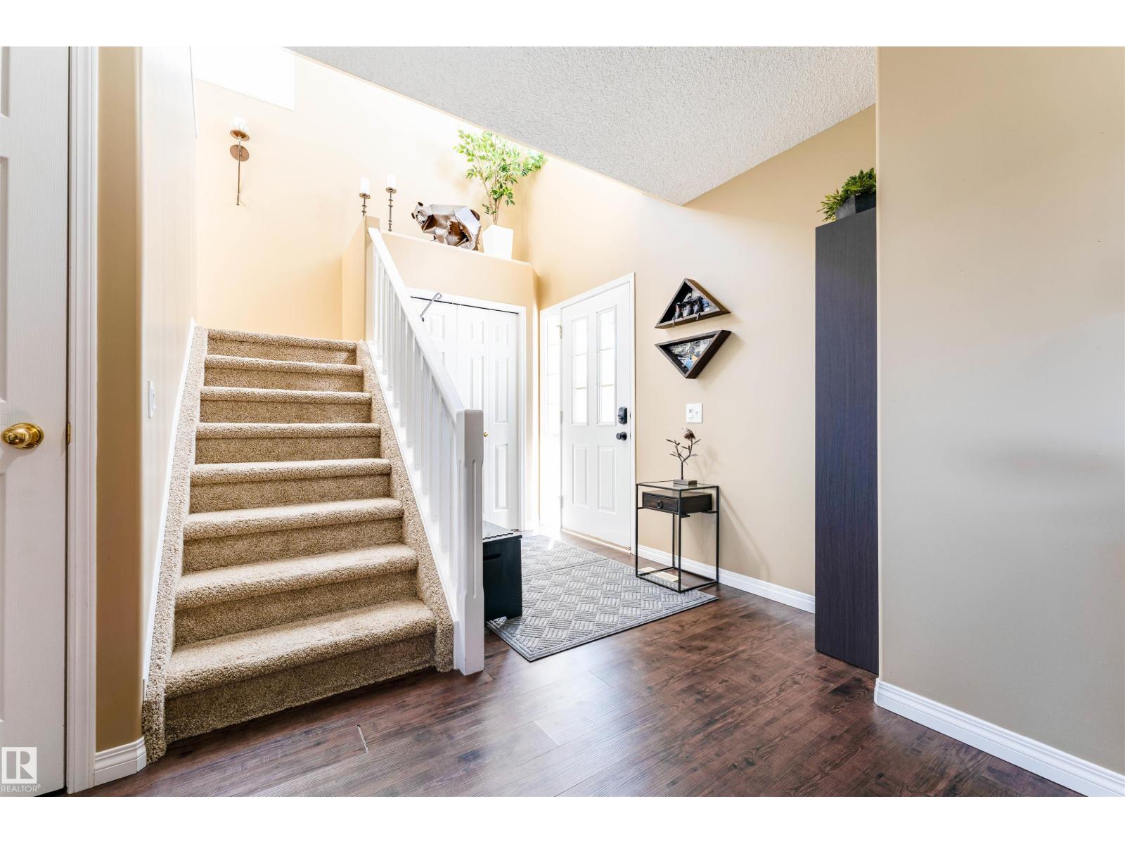 847 Blacklock Wy Sw, Edmonton, Alberta  T6W 1C6 - Photo 2 - E4486147
