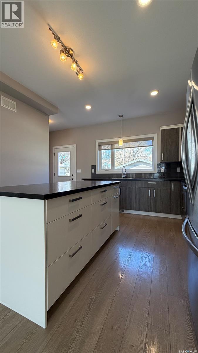 2212 St Patrick Avenue, Saskatoon, Saskatchewan  S7M 0L3 - Photo 11 - SK035121
