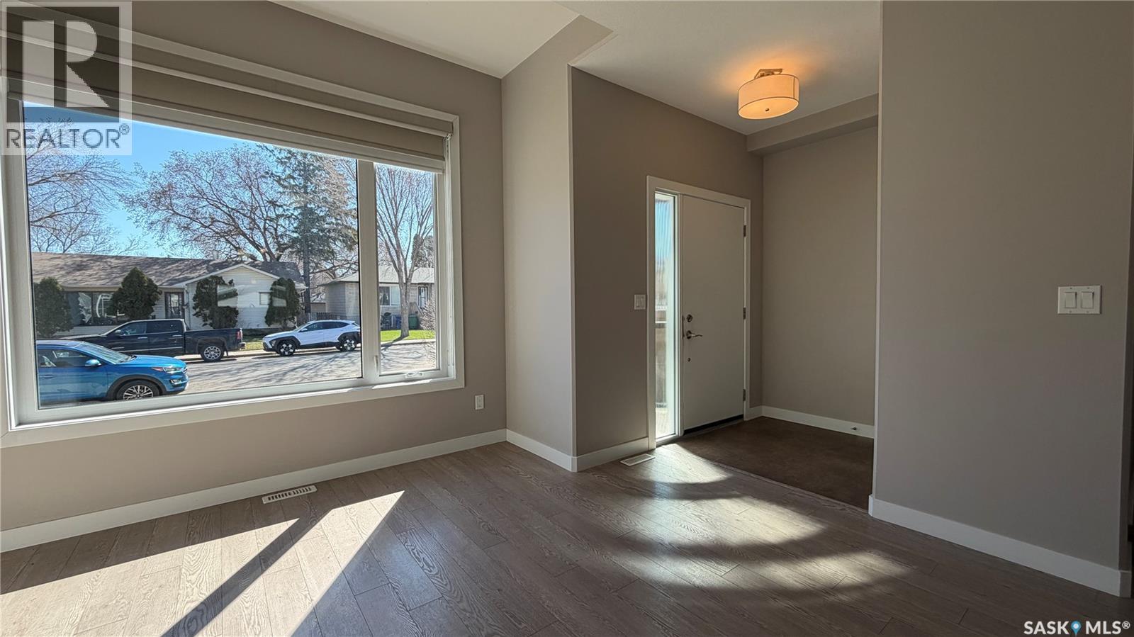 2212 St Patrick Avenue, Saskatoon, Saskatchewan  S7M 0L3 - Photo 3 - SK035121