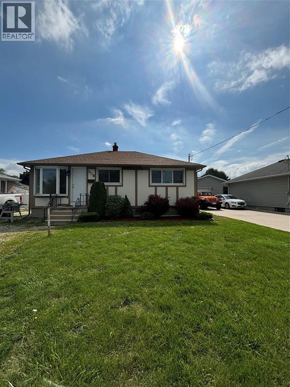 508 INDIAN ROAD North, Sarnia, Ontario