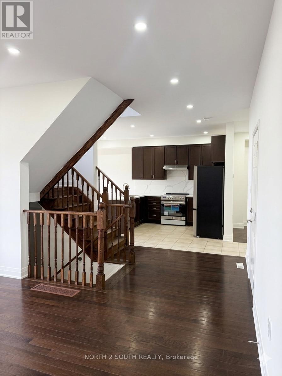Upper - 2271 Whitewood Crescent, Innisfil, Ontario  L9S 2B1 - Photo 5 - N13026062