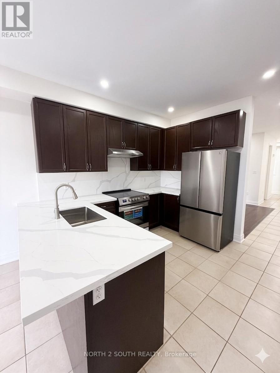 Upper - 2271 Whitewood Crescent, Innisfil, Ontario  L9S 2B1 - Photo 2 - N13026062
