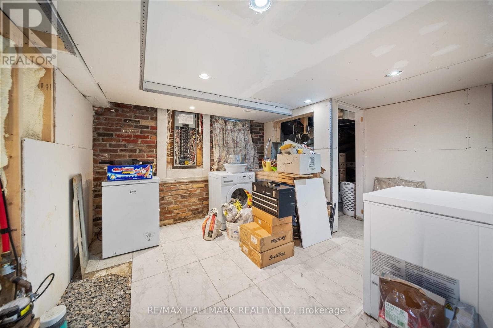 160 Silverthorn Avenue, Toronto, Ontario  M6N 3K3 - Photo 30 - W12888510
