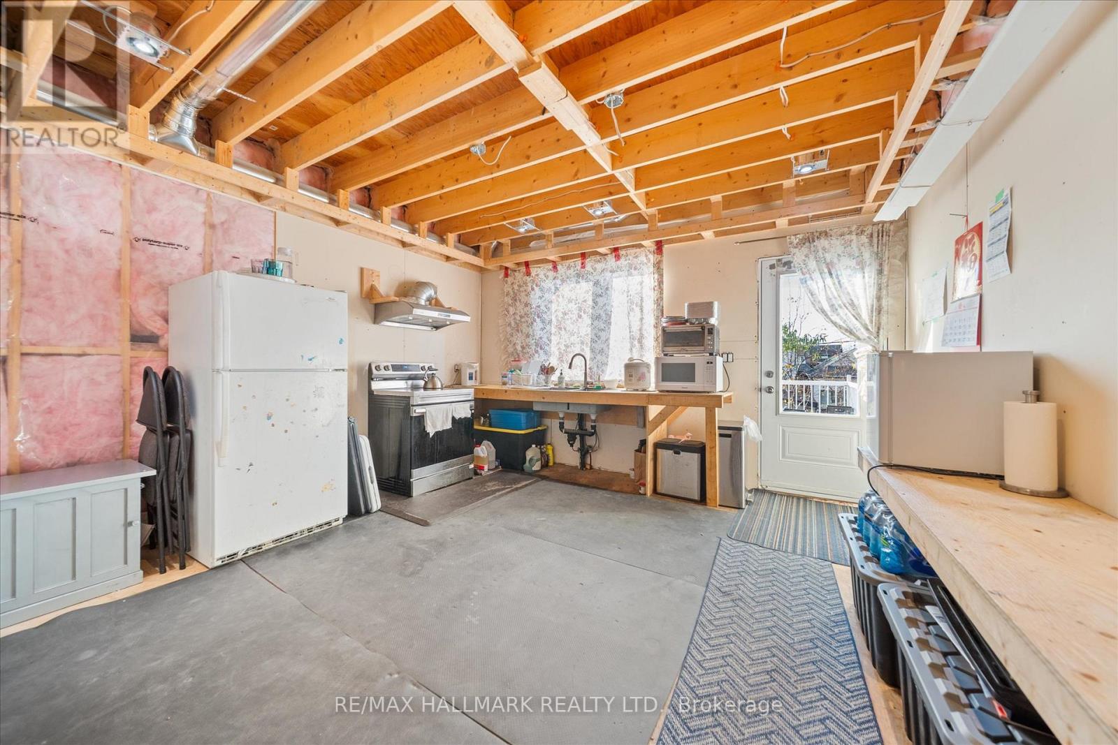 160 Silverthorn Avenue, Toronto, Ontario  M6N 3K3 - Photo 12 - W12888510