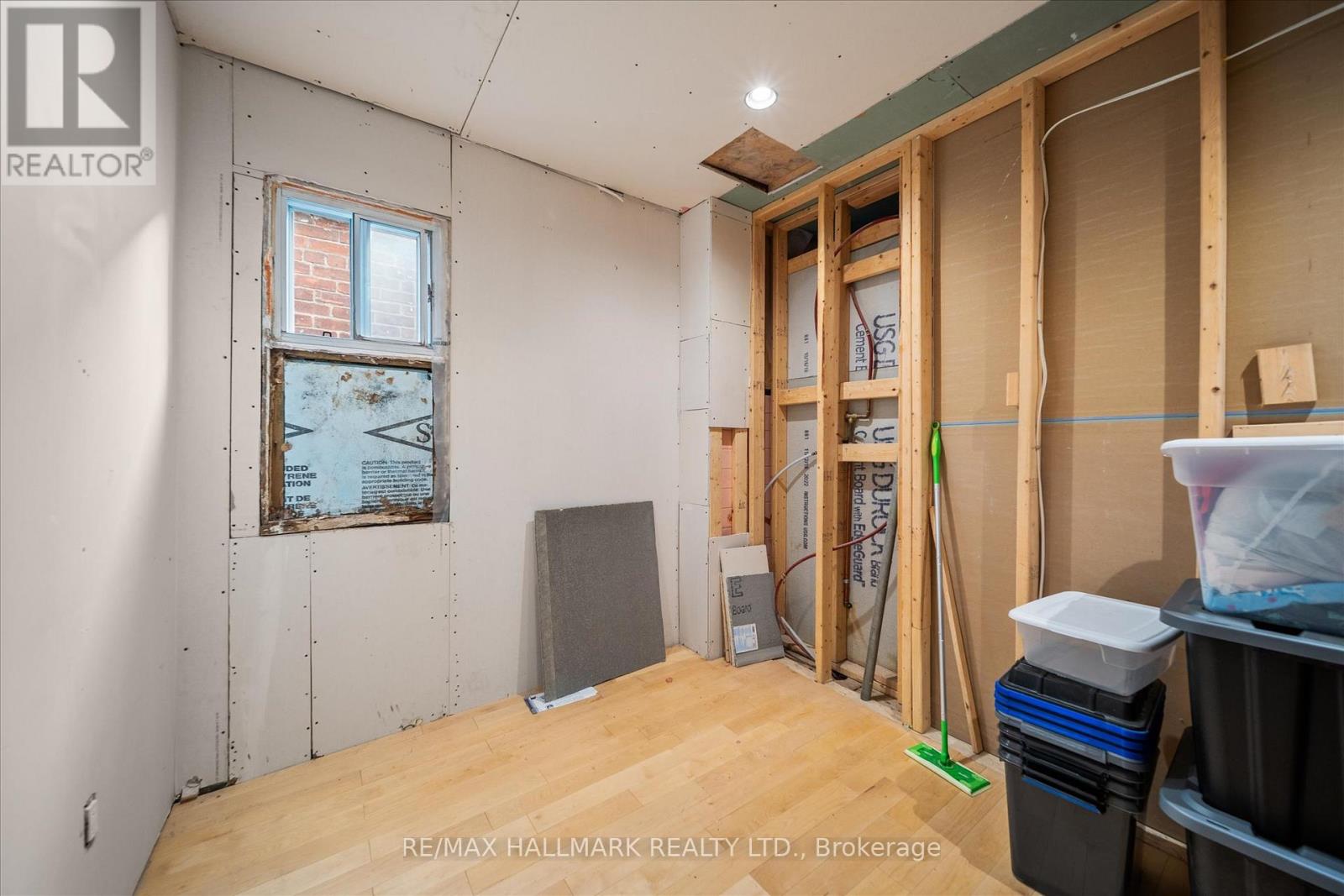 160 Silverthorn Avenue, Toronto, Ontario  M6N 3K3 - Photo 23 - W12888510