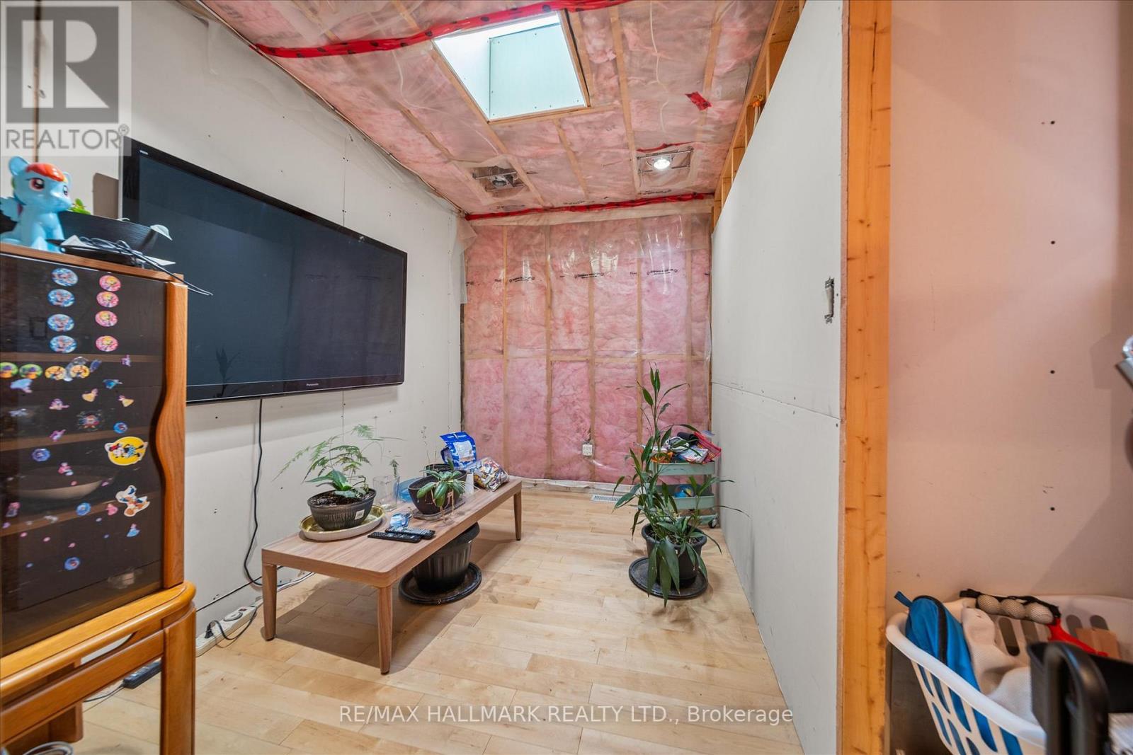160 Silverthorn Avenue, Toronto, Ontario  M6N 3K3 - Photo 27 - W12888510