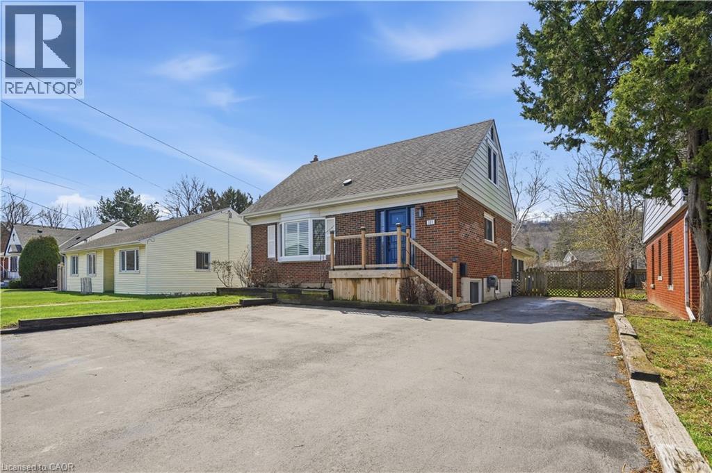 101 LIVINGSTON Avenue, Grimsby, Ontario