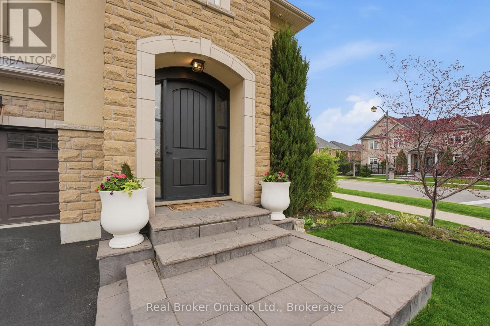 4660 Bracknell Road, Burlington, Ontario  L7M 0E2 - Photo 3 - W13094574