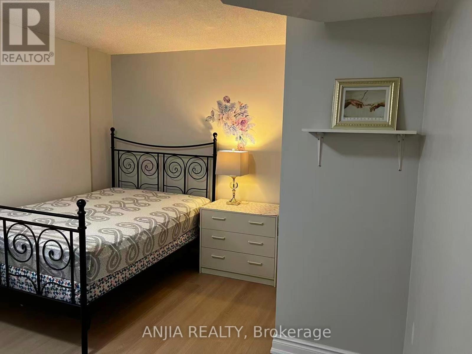 Bsmt #2 - 3441 Sanderling Crescent, Mississauga, Ontario  L5L 3P4 - Photo 4 - W12955300