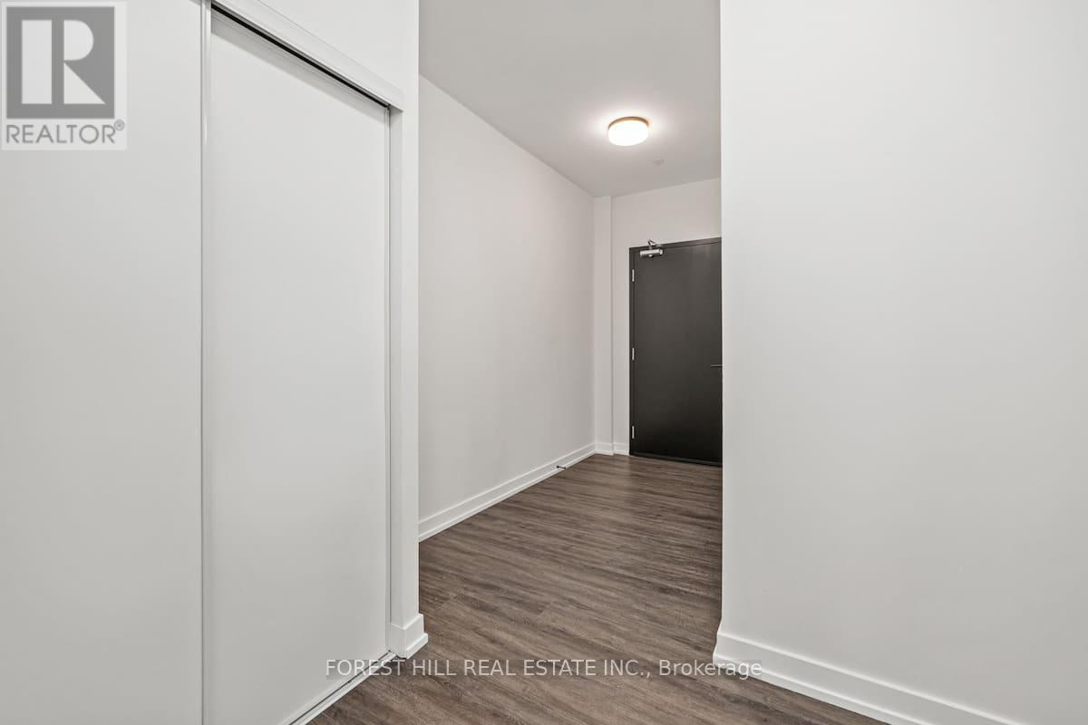 103 - 2300 St Clair Avenue W, Toronto, Ontario  M6N 0B3 - Photo 3 - W13069118