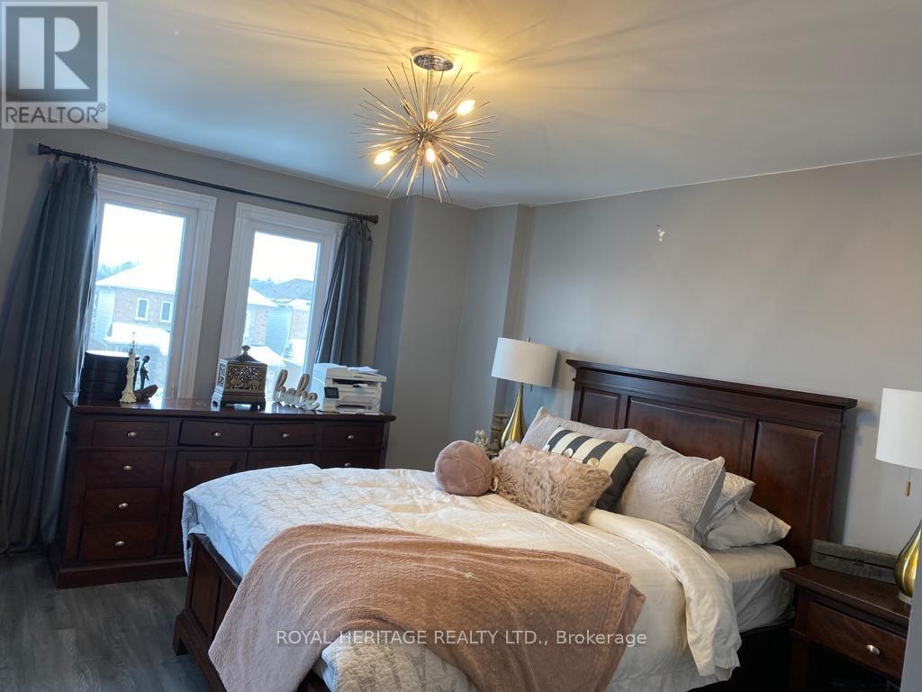 17 Hoodgate Drive, Whitby, Ontario  L1R 2M8 - Photo 11 - E13094514