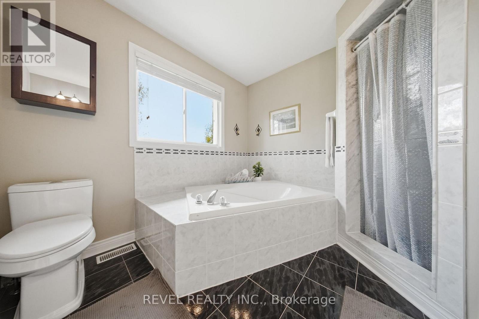 68 Parnell Crescent, Whitby, Ontario  L1R 2L5 - Photo 17 - E13094622