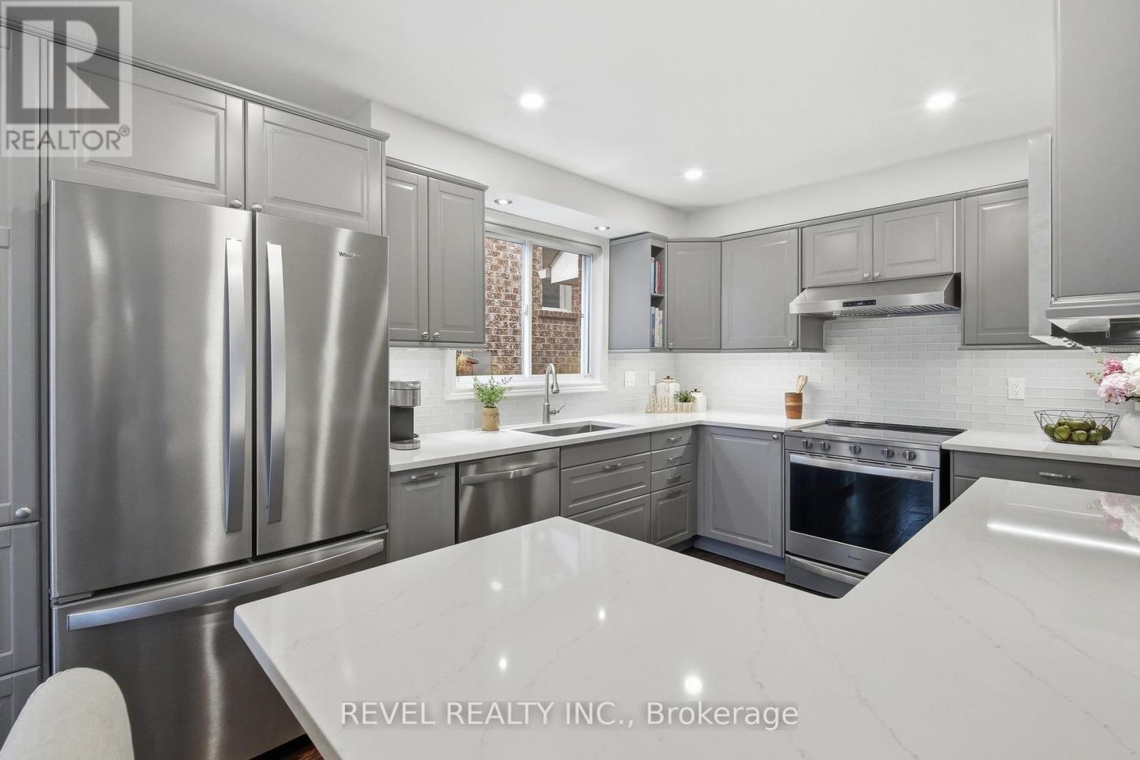 68 Parnell Crescent, Whitby, Ontario  L1R 2L5 - Photo 8 - E13094622