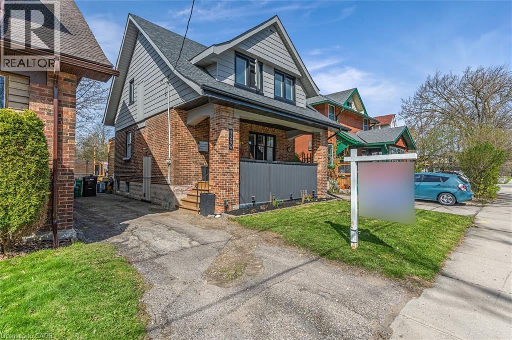 129 Ahrens Street W, Kitchener, Ontario  N2H 4L4 - Photo 2 - 40825003